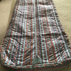 Quilted garment bag